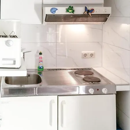 1 Bedroom Pet Friendly In Trentruegen *